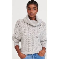 Sweter z luźnym golfem - Jasny szary. Szare swetry damskie Reserved, s, bez wzorów, bez rękawów. Za 159,99 zł.