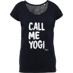 Topy sportowe damskie: YUJ TEE CALL ME YOGI Tshirt z nadrukiem navy