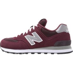 New Balance M574 Tenisówki i Trampki burgundy. Czerwone tenisówki damskie New Balance, z materiału. W wyprzedaży za 251,40 zł.