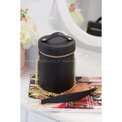 Torebka kuferek Black. Czarne kuferki damskie Modaforyou, bez wzorów, bez dodatków. Za 99,00 zł.