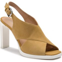 Sandały GEOX - D Jenieve D D92CDD 00021 C2112 Ochre. Żółte klapki damskie Geox, bez wzorów, ze skóry, bez obcasa. W wyprzedaży za 379,00 zł.