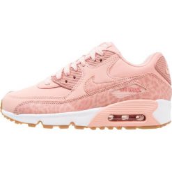 Nike Sportswear AIR MAX 90 LTR SE GG Tenisówki i Trampki coral stardust/rust pink/white. Pomarańczowe trampki dziewczęce Nike Sportswear, ze skóry. W wyprzedaży za 375,20 zł.