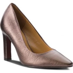 Półbuty SOLO FEMME - 84601-01-I29/000-05-00 Brąz. Pomarańczowe półbuty damskie Solo Femme, bez wzorów, ze skóry, eleganckie, bez obcasa, na obcasie, bez zapięcia. W wyprzedaży za 239,00 zł.