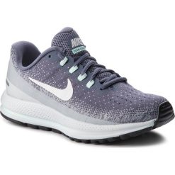 Buty NIKE - Air Zoom Vomero 13 922909 002 Light Carbon/Summit White. Szare buty sportowe damskie Nike, bez wzorów, z tworzywa sztucznego, sportowe, do biegania, nike zoom. W wyprzedaży za 499,00 zł.