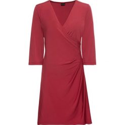 Sukienka kopertowa bonprix czerwony. Czerwone sukienki damskie bonprix, bez wzorów, z dekoltem w serek, bez rękawów, kopertowe. Za 49,99 zł.