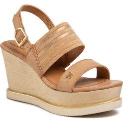 Sandały WRANGLER - Thalia Jeena WL01592A Sand 025. Pomarańczowe klapki damskie Wrangler, bez wzorów, ze skóry ekologicznej, bez obcasa, na obcasie. W wyprzedaży za 179,00 zł.