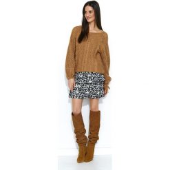 Sweter oversize z szerokimi rękawami camel. Brązowe swetry damskie e-margeritka.pl, na wiosnę, s, bez wzorów, z wełny, z krótkim rękawem, krótkie, bez kaptura. Za 129,99 zł.