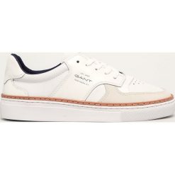 Gant - Buty skórzane Mc Julien. Białe sneakersy męskie GANT, z okrągłym noskiem, na sznurówki. Za 559,90 zł.