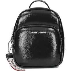 Tommy Hilfiger Jeans Modern Girl Mini Backpack - Plecak Damski - AW0AW06228 002 Uni. Czarne plecaki damskie marki TOMMY HILFIGER, bez wzorów, z jeansu. Za 549,00 zł.