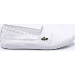 Lacoste - Tenisówki Marice. Białe trampki i tenisówki damskie Lacoste, bez wzorów, z gumy, bez zapięcia. W wyprzedaży za 249,90 zł.