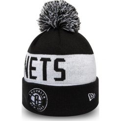 New Era - Czapka. Szare czapki damskie New Era, bez wzorów, z dzianiny. W wyprzedaży za 99,90 zł.