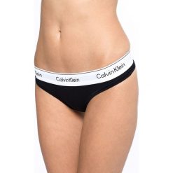 Calvin Klein Underwear - Stringi. Szare stringi damskie marki Calvin Klein Underwear, l, z elastanu. Za 69,90 zł.