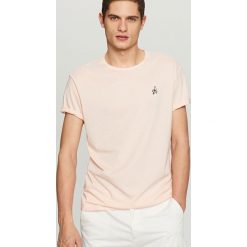 T-shirty męskie: T-shirt z małym haftem – Pomarańczo