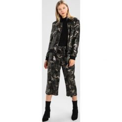 Kurtki damskie: Liu Jo Jeans GIUBBOTTO Kurtka Bomber duet