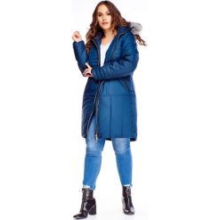 Kurtka z kapturem zielony. Zielone kurtki damskie Tagless, plus size, bez wzorów, z kapturem. Za 328,25 zł.