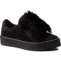 Sneakersy NESSI - 17111 Czarny W/K. Czarne półbuty damskie Nessi, na co dzień, z aplikacjami, ze skóry, bez obcasa, na płaskiej podeszwie, bez zapięcia. W wyprzedaży za 169,00 zł.