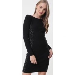 Czarna Sukienka Lurnea. Czarne sukienki damskie Born2be, na zimę, xl, w koronkowe wzory, z dzianiny, bez kołnierzyka, bez rękawów, długie, mini, dopasowane. Za 89,99 zł.