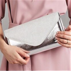 KOPERTÓWKA TOREBKA WIZYTOWA WIECZOROWA ROVICKY. Szare kopertówki damskie ROVICKY, na co dzień, w paski, ze skóry ekologicznej, eleganckie, na ramię, małe, bez dodatków. Za 65,90 zł.