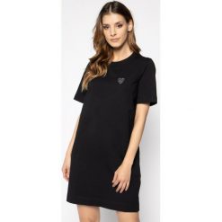 Sukienka codzienna LOVE MOSCHINO W584781E 2124. Czerwone sukienki damskie Love Moschino, na co dzień, bez wzorów, z elastanu, bez kołnierzyka, bez rękawów, proste. W wyprzedaży za 509,00 zł.