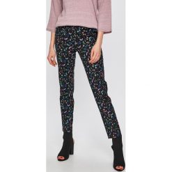 Medicine - Spodnie Sensual Preppy. Czarne spodnie damskie MEDICINE, s, z elastanu. W wyprzedaży za 59,90 zł.