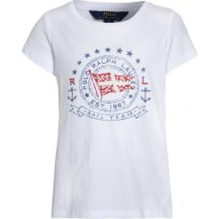 Polo Ralph Lauren GRAPHIC Tshirt z nadrukiem white. Białe t-shirty chłopięce z nadrukiem marki Polo Ralph Lauren, z bawełny. Za 129,00 zł.