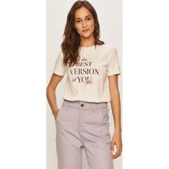 Answear - T-shirt. Białe bluzki damskie ANSWEAR, s, z nadrukiem, z bawełny, z okrągłym kołnierzem. Za 49,90 zł.