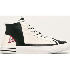 Guess Jeans - Trampki. Białe trampki męskie Guess Jeans, z aplikacjami, z jeansu, na sznurówki. Za 519,90 zł.