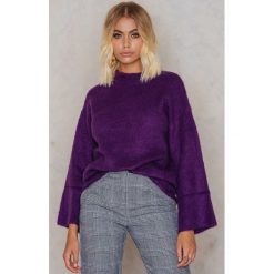 NA-KD Puszysty sweter - Purple. Fioletowe swetry klasyczne damskie marki NA-KD, z dzianiny. W wyprzedaży za 60,89 zł.
