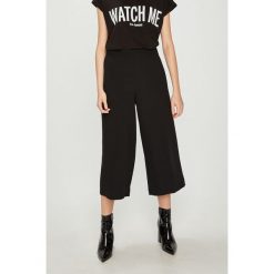 Answear - Spodnie Watch Me. Czarne spodnie damskie ANSWEAR, s, z poliesteru, z podwyższonym stanem. W wyprzedaży za 119,90 zł.