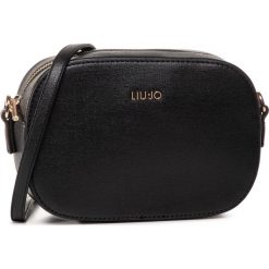 Torebka LIU JO - S Camera Case NA0008 E0017 Nero 22222. Czarne listonoszki damskie Liu Jo, na imprezę, bez wzorów, ze skóry ekologicznej, bez dodatków. Za 389,00 zł.