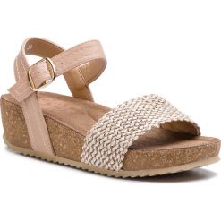 Sandały REFRESH - 69740 Combinado Beige. Brązowe klapki damskie Refresh, bez wzorów, ze skóry ekologicznej, bez obcasa, na obcasie. W wyprzedaży za 139,00 zł.