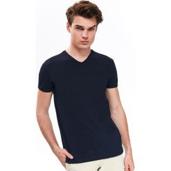 T-shirt z fakturą dopasowany. Niebieskie t-shirty męskie Top Secret, na lato, xxl, bez wzorów, z elastanu, z dekoltem w serek, krótkie. W wyprzedaży za 24,99 zł.