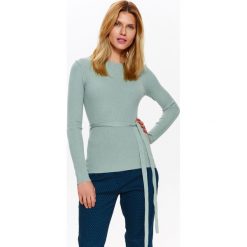 SWETER DŁUGI RĘKAW DAMSKI, DOPASOWANY. Zielone swetry damskie Top Secret, na lato, l, bez wzorów, z dzianiny, eleganckie, z długim rękawem, długie, bez kaptura. W wyprzedaży za 39,99 zł.