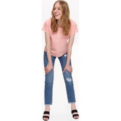 T-shirt krótki rękaw damski z aplikacją. Różowe t-shirty damskie z nadrukiem. W wyprzedaży za 9,99 zł.