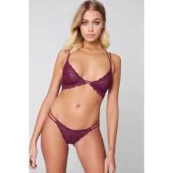 Biustonosze: NA-KD Lingerie Koronkowy biustonosz Multistrap – Red