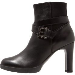 Geox ANNYA HIGH Botki na obcasie black. Czarne botki damskie na obcasie marki Geox, z materiału. Za 669,00 zł.