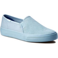 Tenisówki KEDS - Dbl Deck Mono WF56779 Lt Blue. Niebieskie półbuty damskie Keds, bez wzorów, ze skóry, bez zapięcia. W wyprzedaży za 119,00 zł.