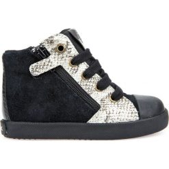 Wysokie buty sportowe Kiwi. Czarne buty sportowe dziewczęce marki Geox, z materiału, na zamek. Za 302,36 zł.