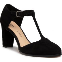 Półbuty CLARKS - Kaylin 85 T Bar 261494144 Black Suede. Czarne półbuty damskie Clarks, bez wzorów, ze skóry, bez obcasa, na obcasie, bez zapięcia. Za 429,00 zł.