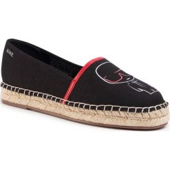 Espadryle KARL LAGERFELD - KL80171 Black Canvas. Czarne espadryle damskie KARL LAGERFELD, bez wzorów, ze skóry ekologicznej, bez obcasa, na płaskiej podeszwie. Za 639,00 zł.