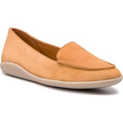 Półbuty CLARKS - Dana Rose 261413274 Light Tan. Brązowe półbuty damskie Clarks, na co dzień, bez wzorów, ze skóry, bez obcasa, na płaskiej podeszwie, bez zapięcia. W wyprzedaży za 269,00 zł.