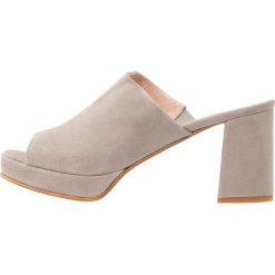 Klapki damskie: Erika Rocchi Klapki light grey