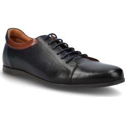 Buty Granatowe Darent. Pomarańczowe buty sportowe męskie LANCERTO, z jeansu, bez zapięcia. W wyprzedaży za 299,90 zł.