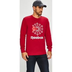 Reebok Classic - Bluza. Czerwone bluzy męskie Reebok Classic, xl, z nadrukiem, z elastanu, z okrągłym kołnierzem, bez rękawów, bez kaptura. W wyprzedaży za 129,90 zł.
