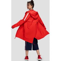 Parka miejska damska KUDC242 - czerwony. Czerwone parki damskie marki 4f, m, bez wzorów, z kapturem. Za 299,99 zł.