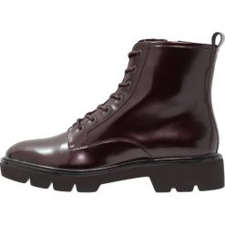 Botki damskie: Geox QUINLYNN Botki na platformie dark burgundy