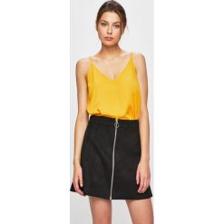 Only - Top. Pomarańczowe bluzki damskie ONLY, s, bez wzorów, z poliesteru, bez kołnierzyka. W wyprzedaży za 49,90 zł.
