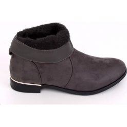 Botki damskie saszki szare 7600-PA Grey. Szare botki damskie ButyModne, z zamszu, bez obcasa, na płaskiej podeszwie, bez zapięcia. W wyprzedaży za 89,00 zł.