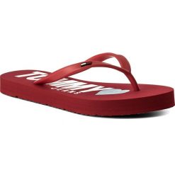 Japonki TOMMY JEANS - Love Tj Beach Sandal EN0EN00316 Tango Red 611. Czerwone klapki damskie Tommy Jeans, bez wzorów, z jeansu, bez obcasa. W wyprzedaży za 109,00 zł.