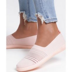 Pomarańczowe Tenisówki Undaunted. Pomarańczowe trampki i tenisówki damskie marki vices, z aplikacjami, bez zapięcia. Za 49,99 zł.